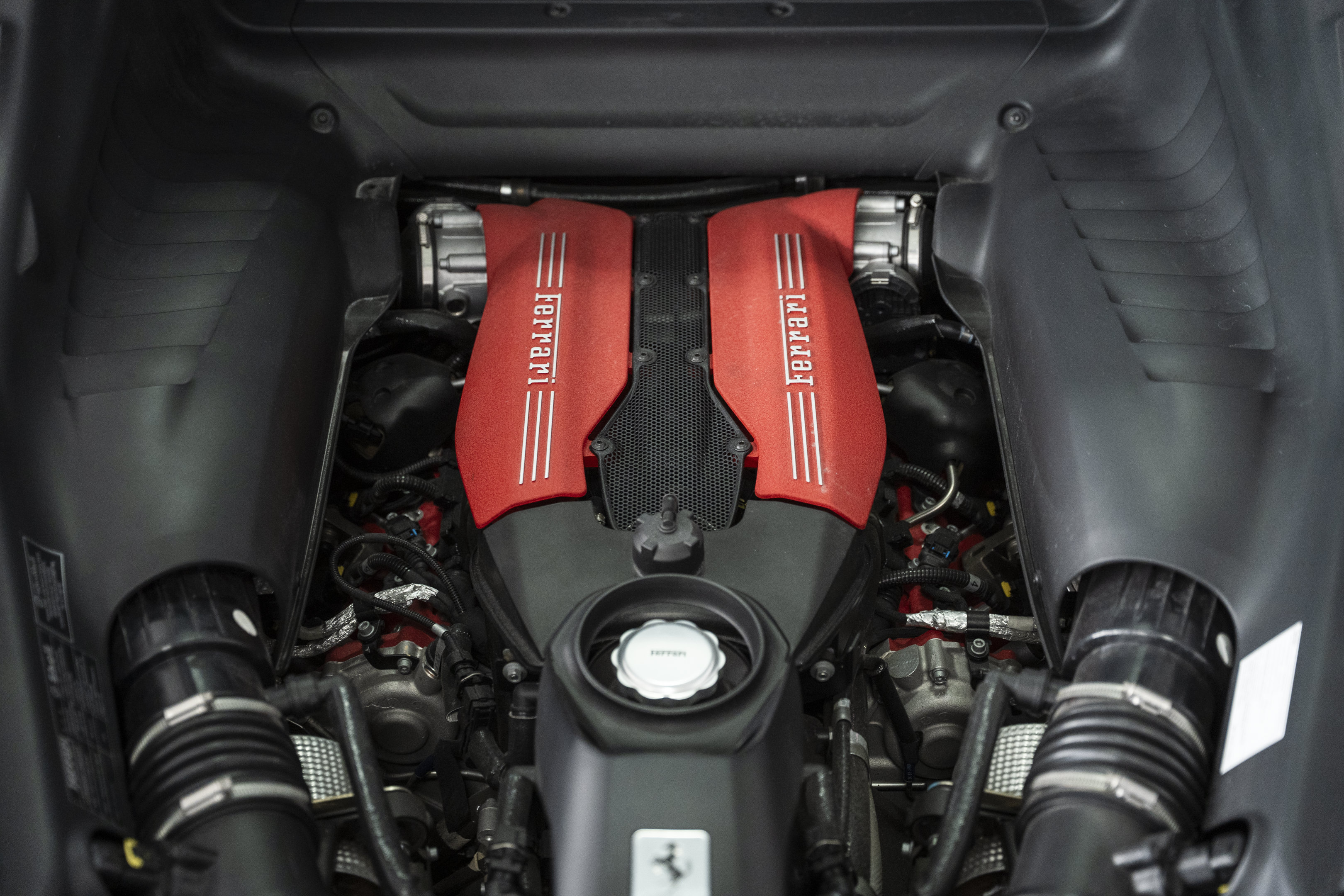 Used 2018 Ferrari 488 GTB RWD image 49