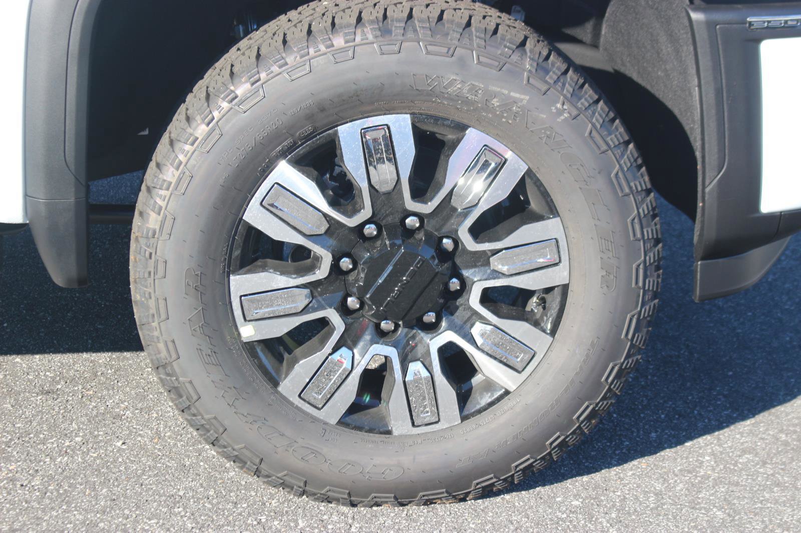 New 2026 GMC Sierra 2500 Denali w/ Denali Reserve Package image 9