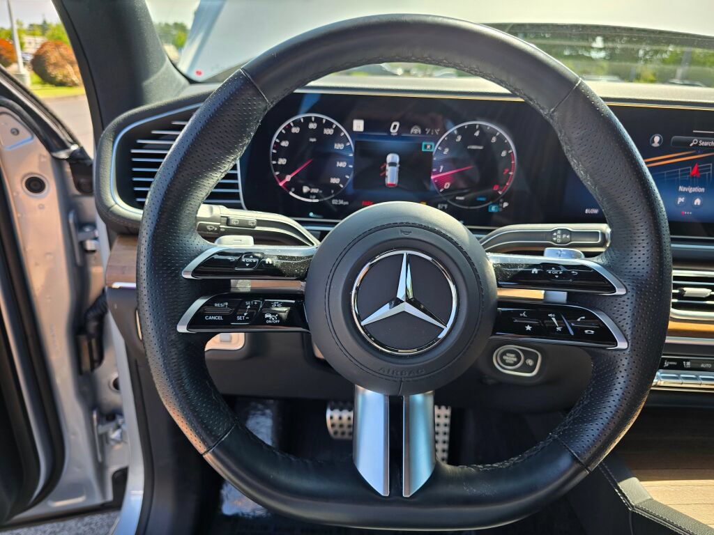 Used 2024 Mercedes-Benz GLS 450 4MATIC image 13