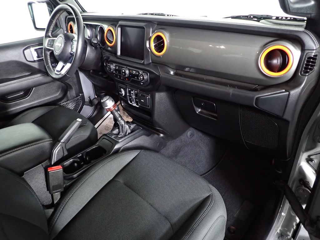 Used 2022 Jeep Wrangler Unlimited Sahara AWD/4WD image 39