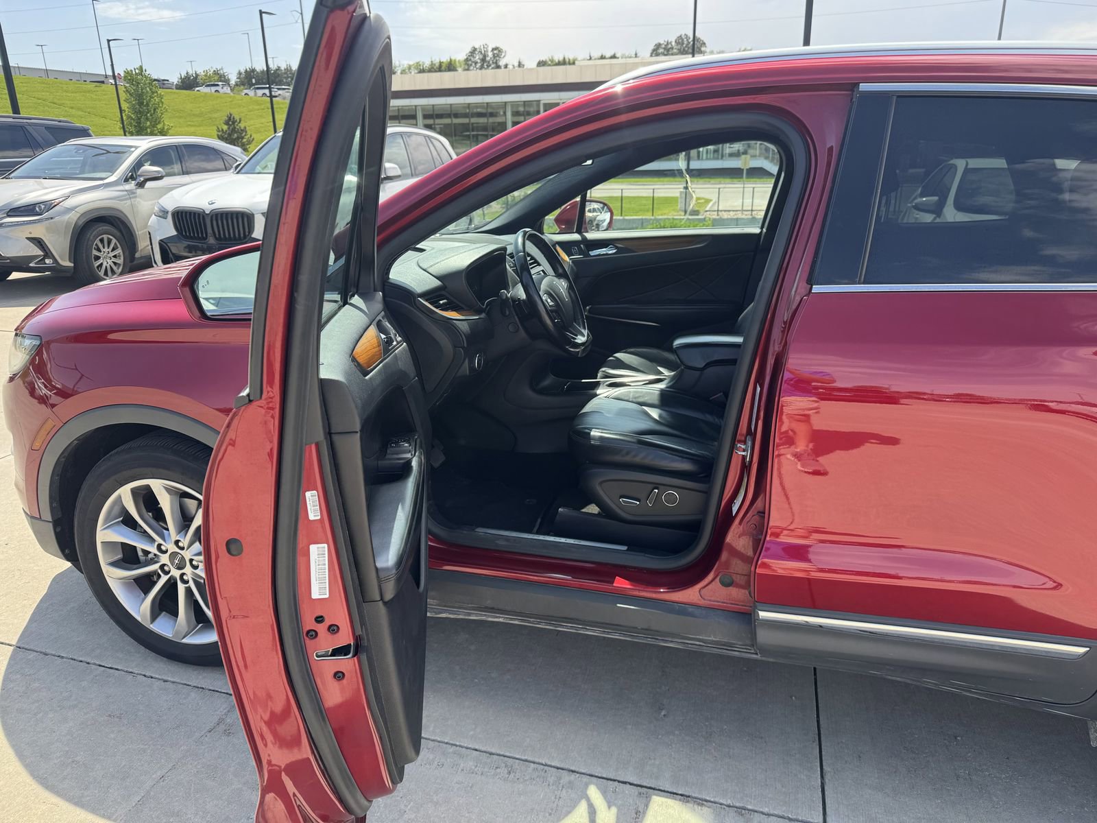 Used 2019 Lincoln MKC Select w/ Select Plus Package FWD image 5