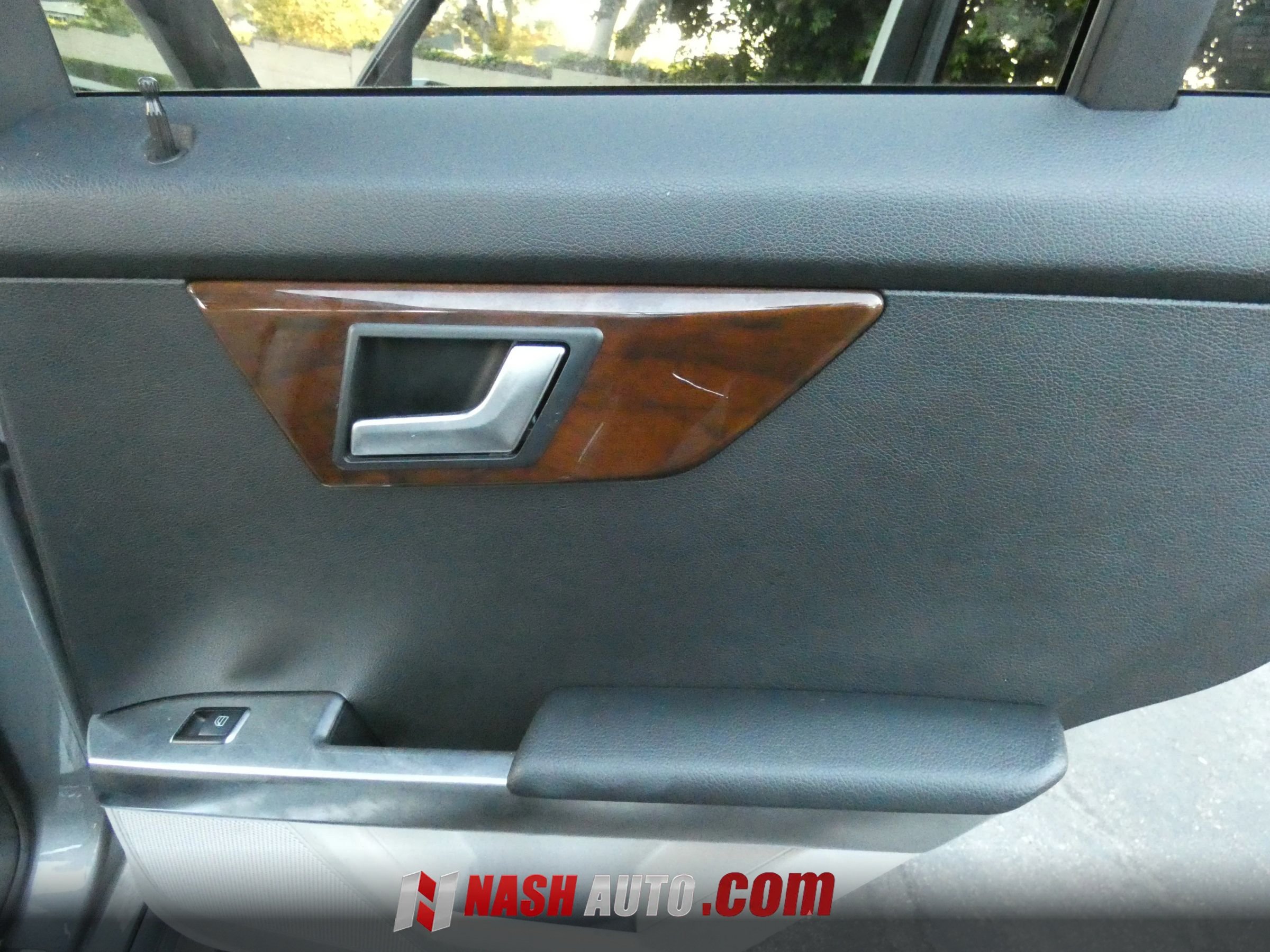 Used 2013 Mercedes-Benz GLK 350 4MATIC image 36