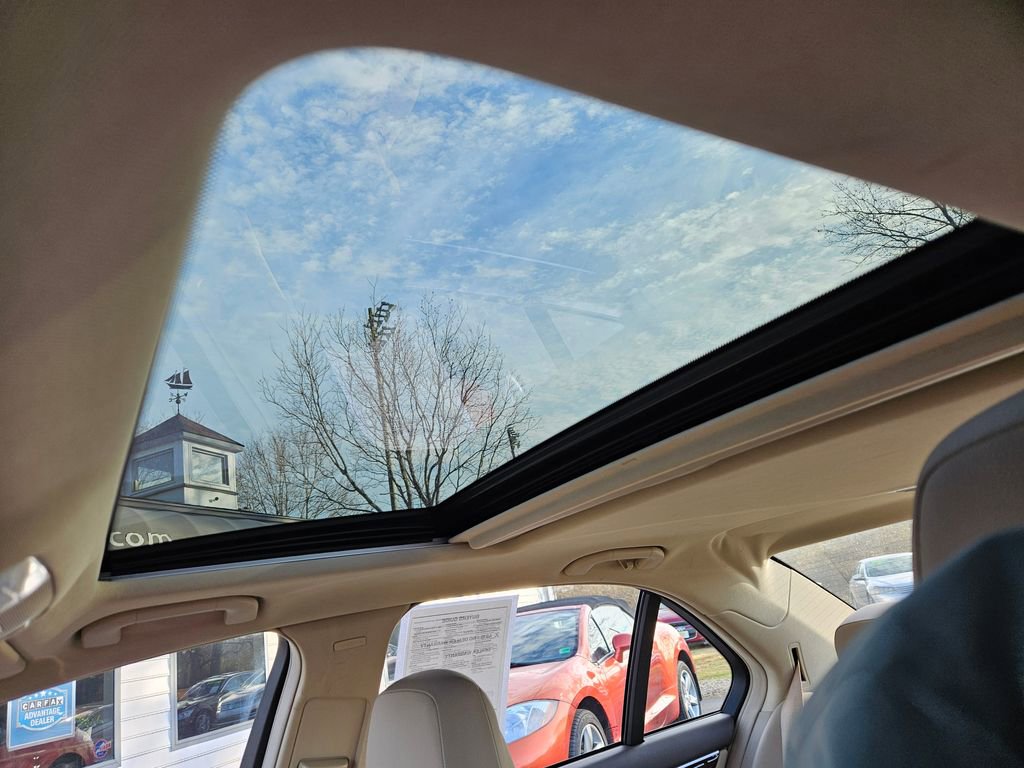 Used 2014 Mercedes-Benz C 300 4MATIC Sedan image 16