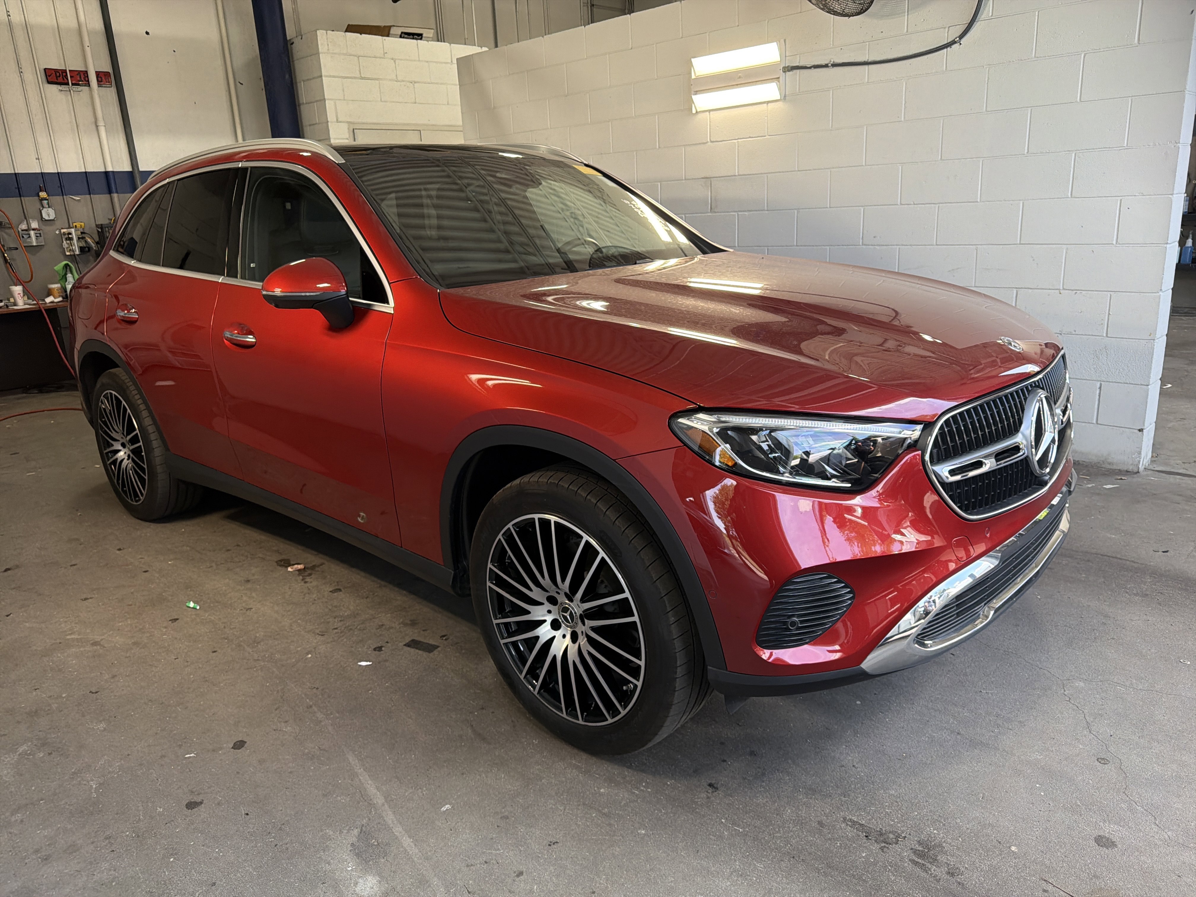 Certified 2023 Mercedes-Benz GLC 300 image 1