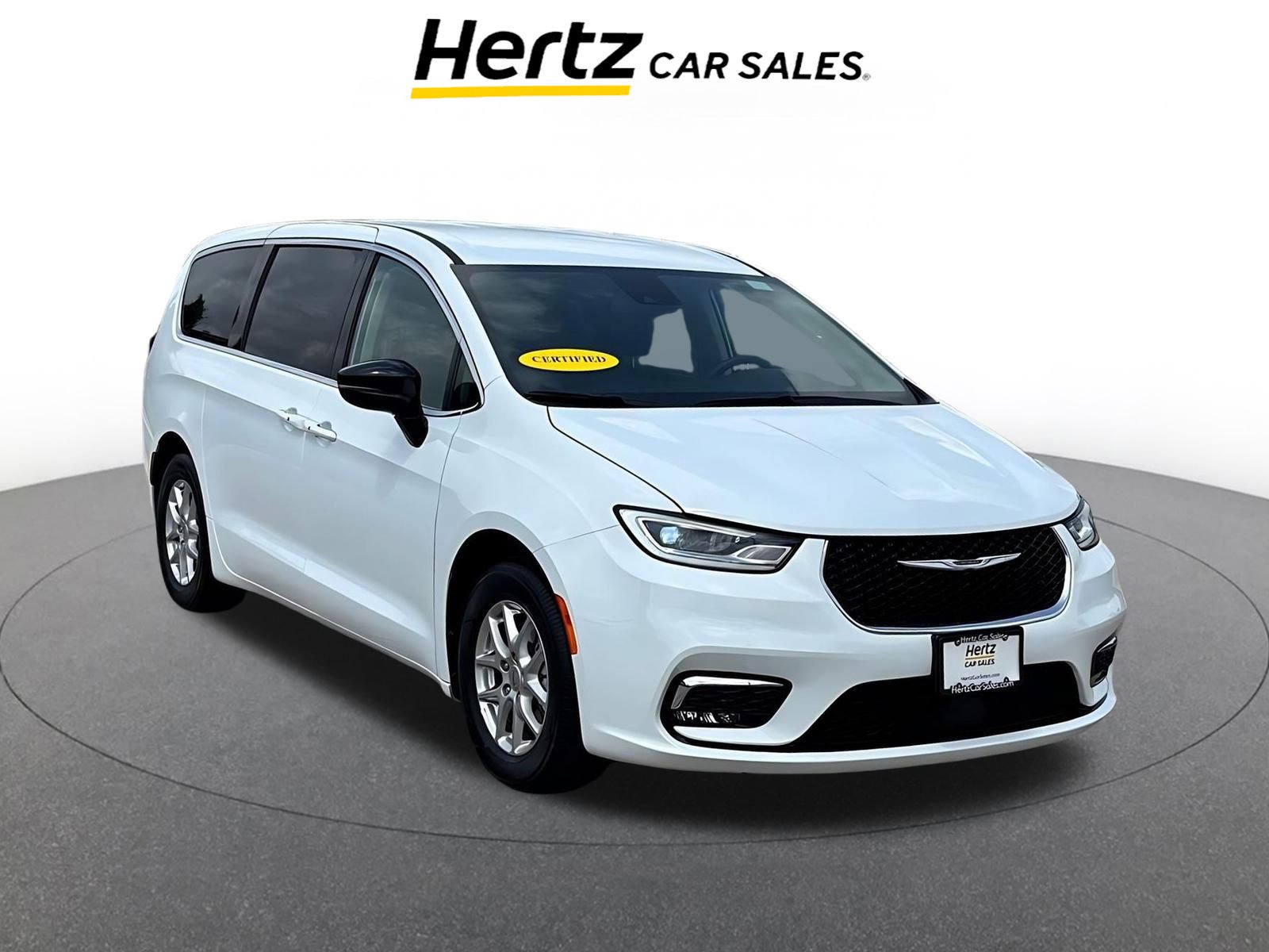 Used 2024 Chrysler Pacifica Touring-L image 1