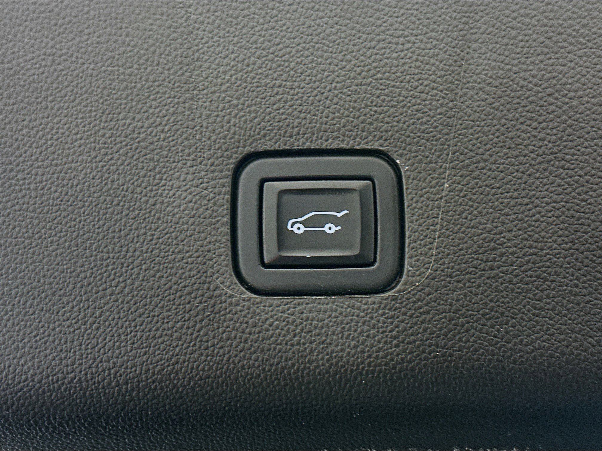 Used 2020 Chevrolet Traverse Premier w/ Redline Edition image 33