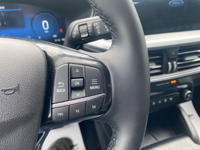 Used 2025 Ford Escape Platinum image 10