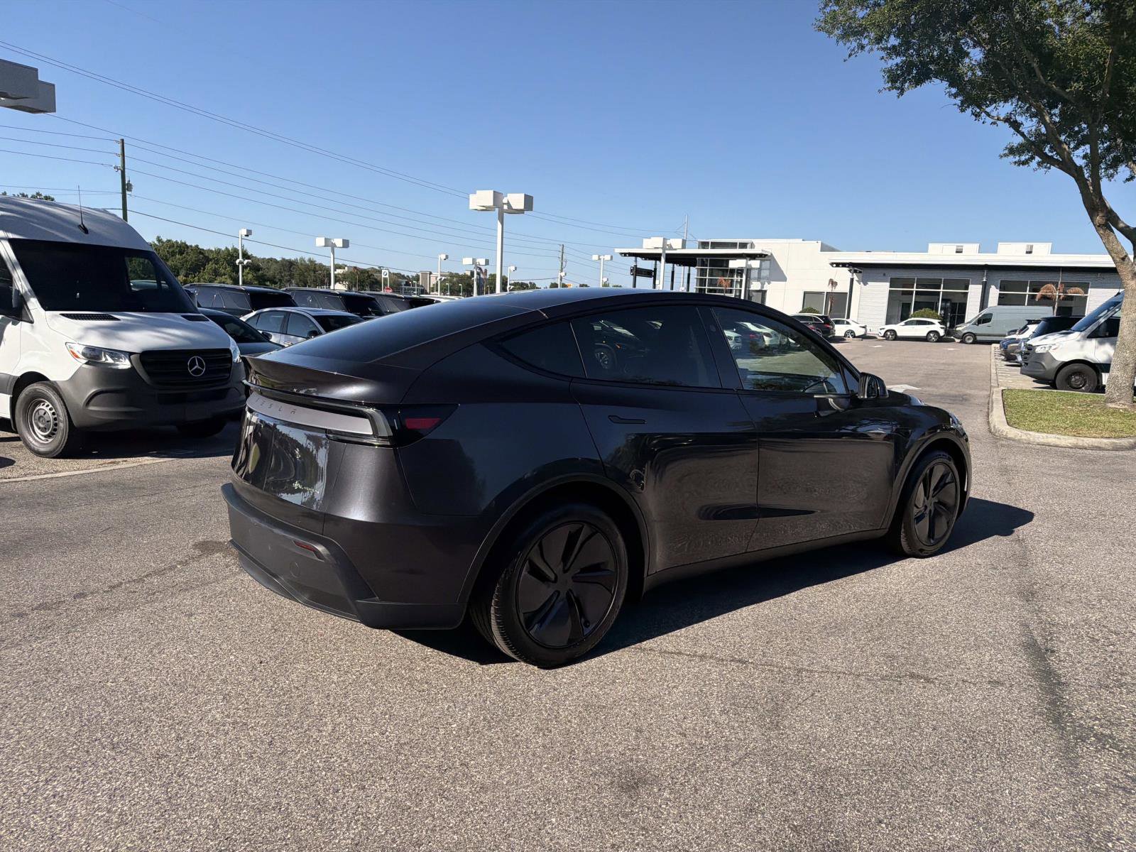 Used 2026 Tesla Model Y Long Range image 3