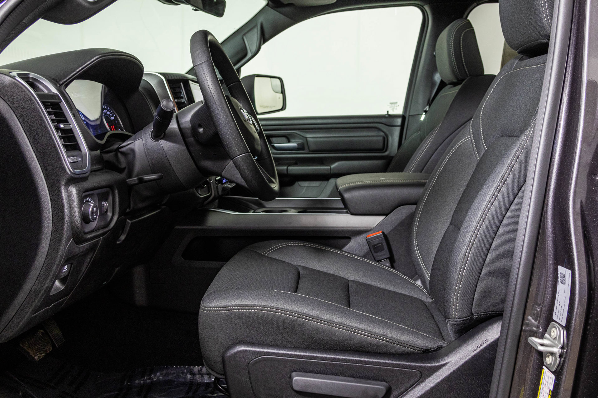 New 2026 RAM 1500 Express AWD/4WD image 18
