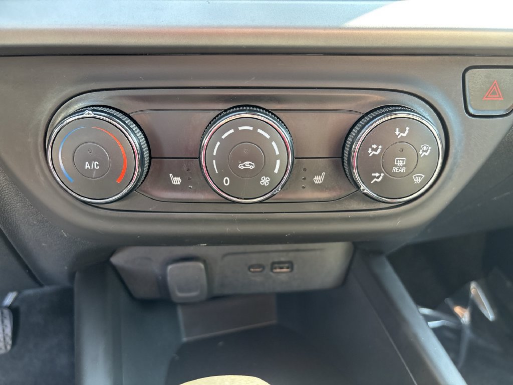 Used 2024 Chevrolet Trax LS w/ LS Convenience Package FWD image 26