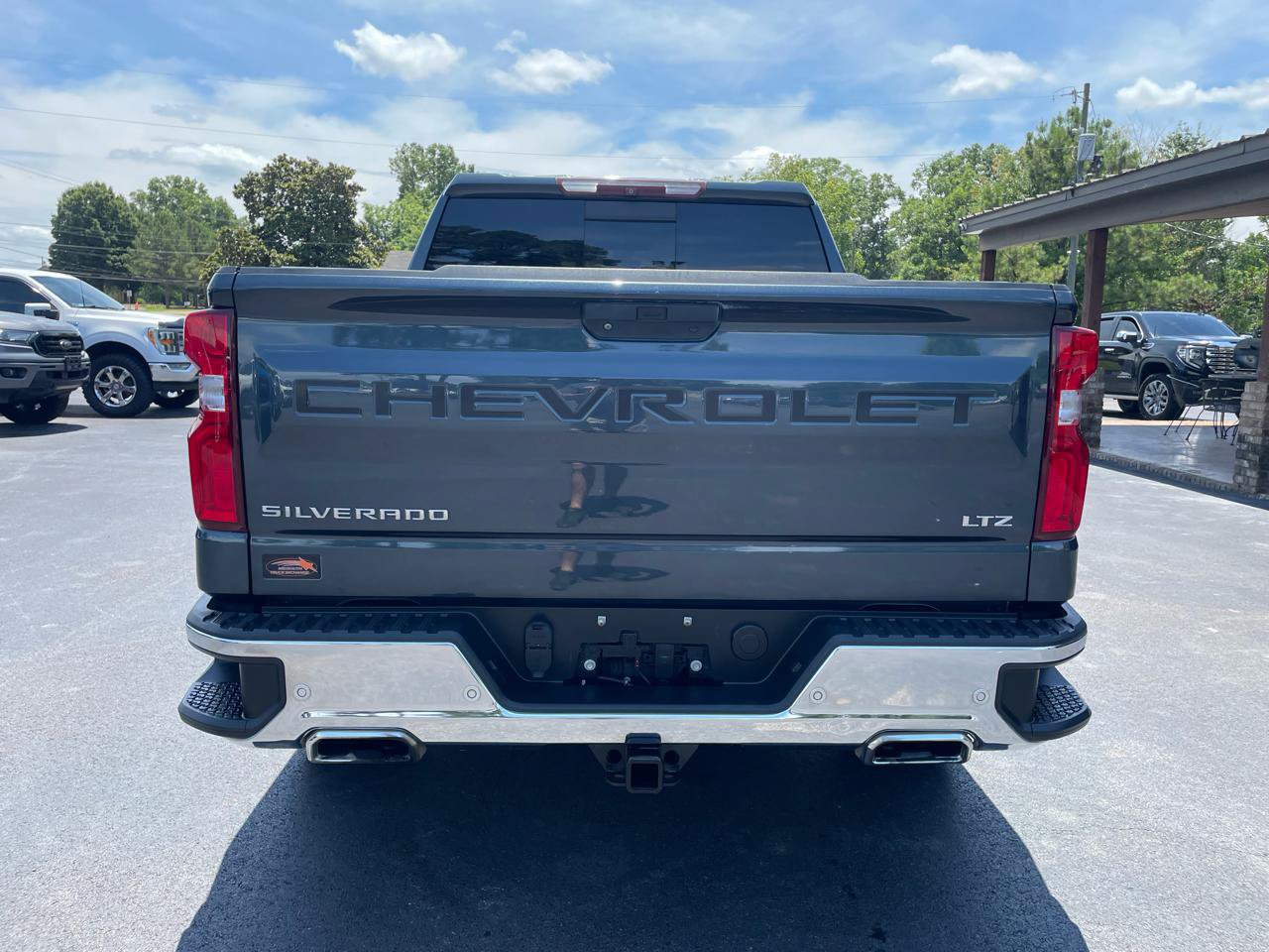 Used 2019 Chevrolet Silverado 1500 LTZ w/ LTZ Plus Package AWD/4WD image 7