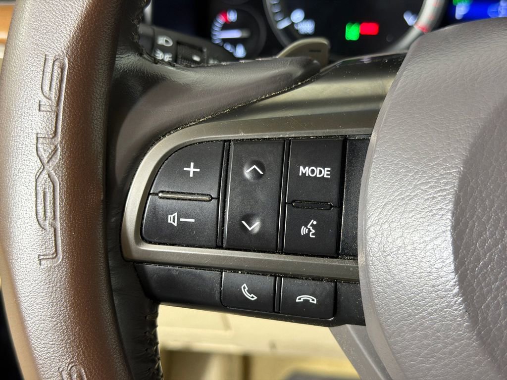 Used 2019 Lexus LX 570 4WD w/ Luxury Package image 28