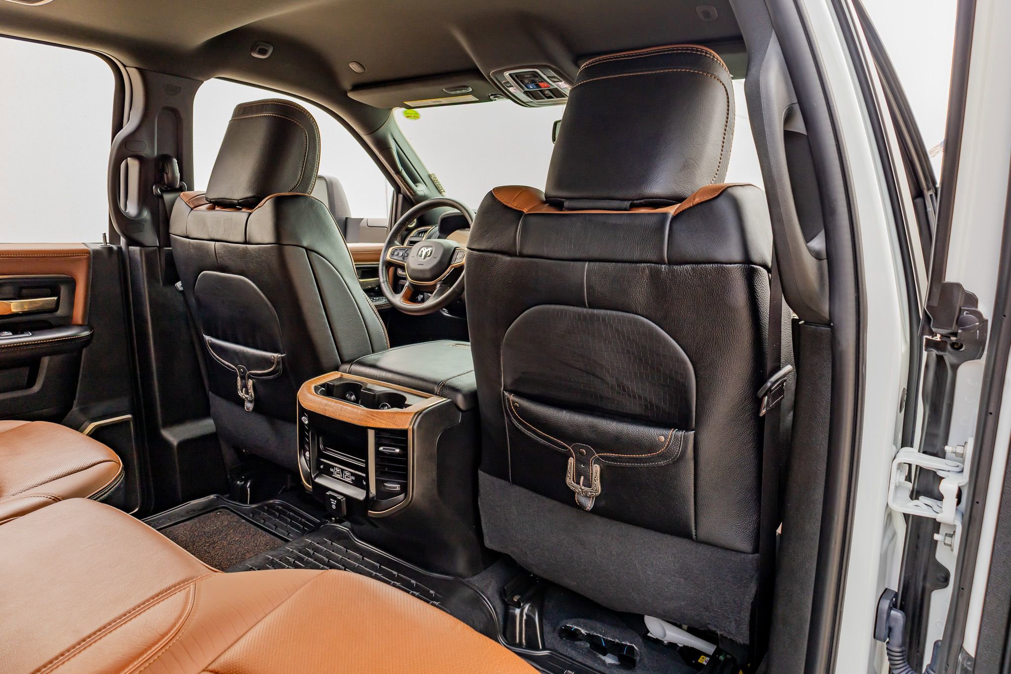 Used 2024 RAM 3500 Limited w/ Towing Technology Group image 32