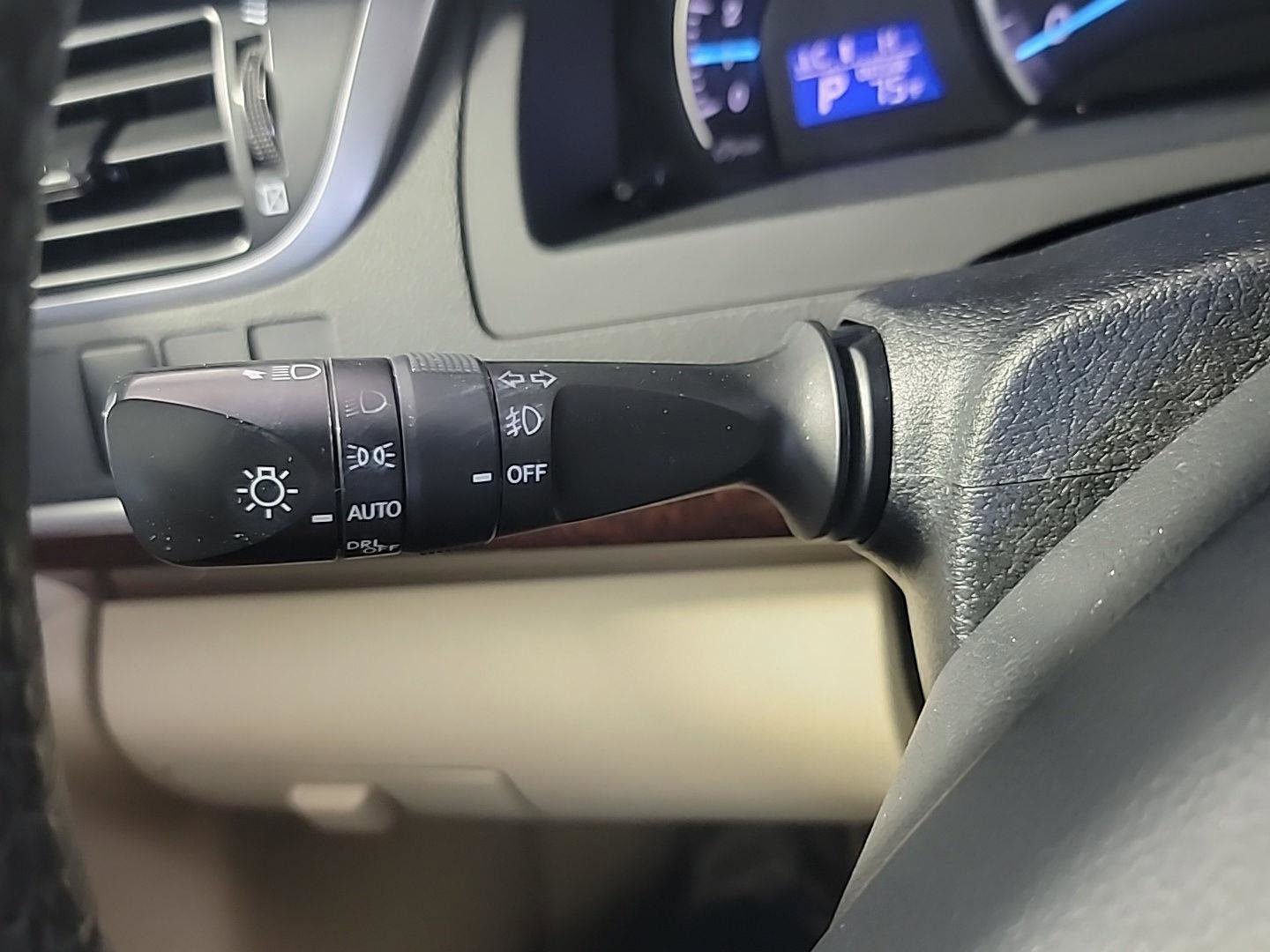 Used 2012 Toyota Camry XLE w/ Leather Pkg FWD image 27