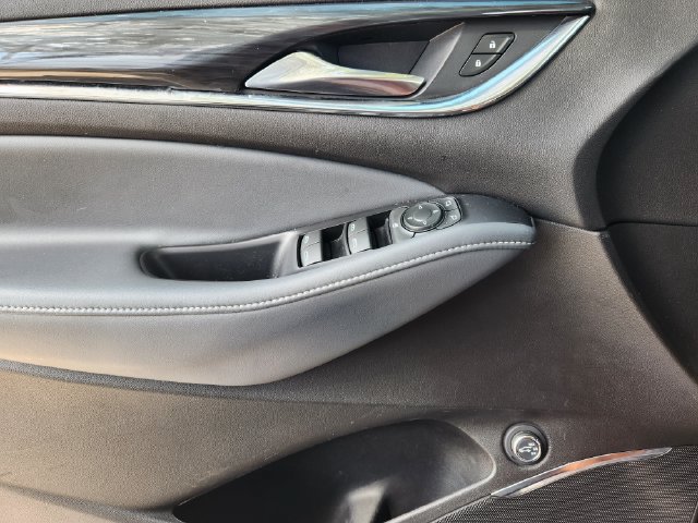 Used 2021 Buick Enclave Essence w/ Sport Touring Edition FWD image 23