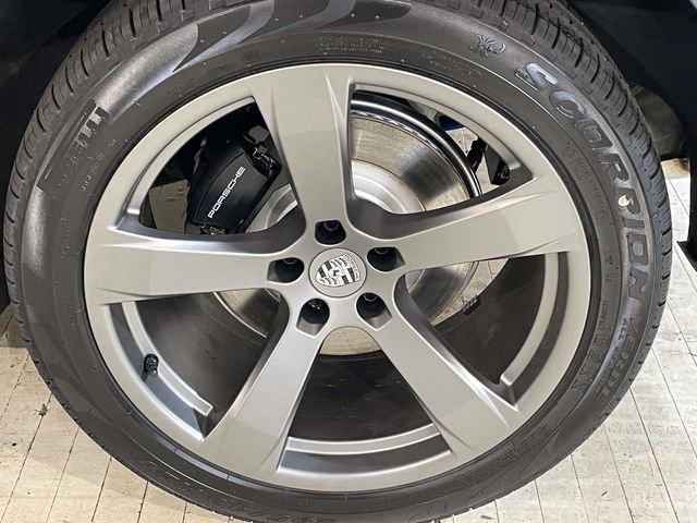 New 2026 Porsche Macan image 12