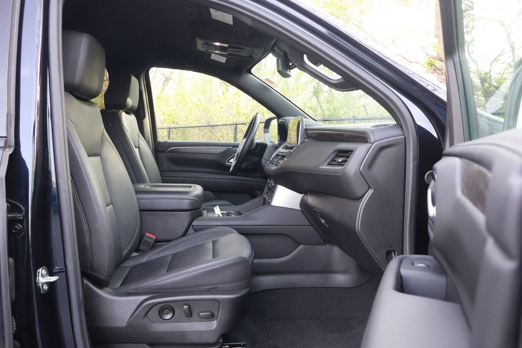 Certified 2024 Chevrolet Suburban Z71 w/ Off-Road Capability Package AWD/4WD image 40