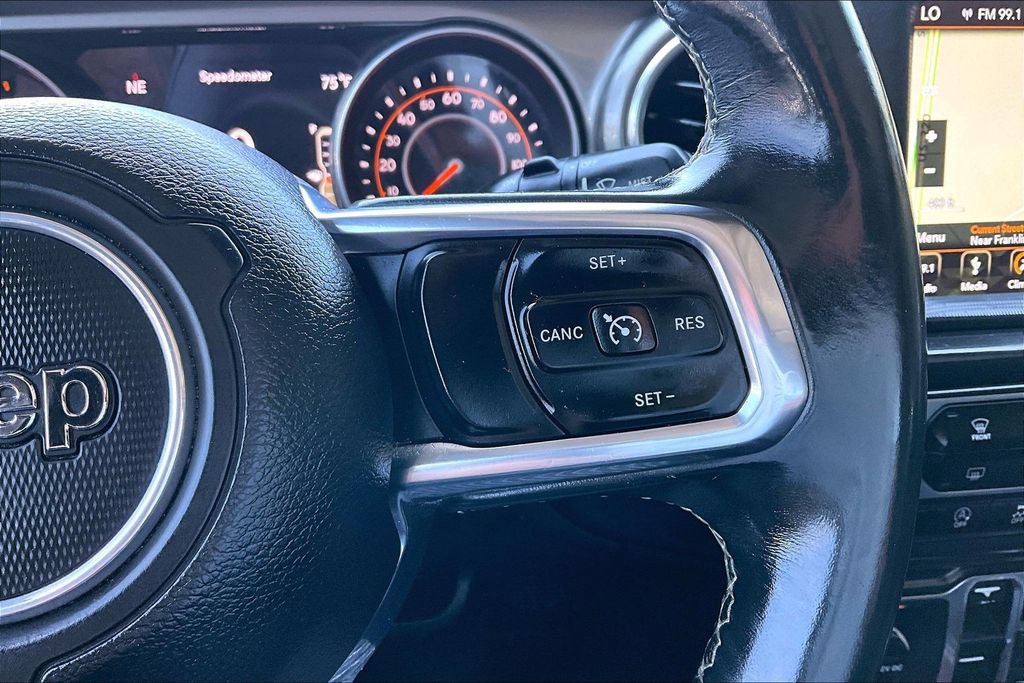 Used 2018 Jeep Wrangler Unlimited Sahara AWD/4WD image 12