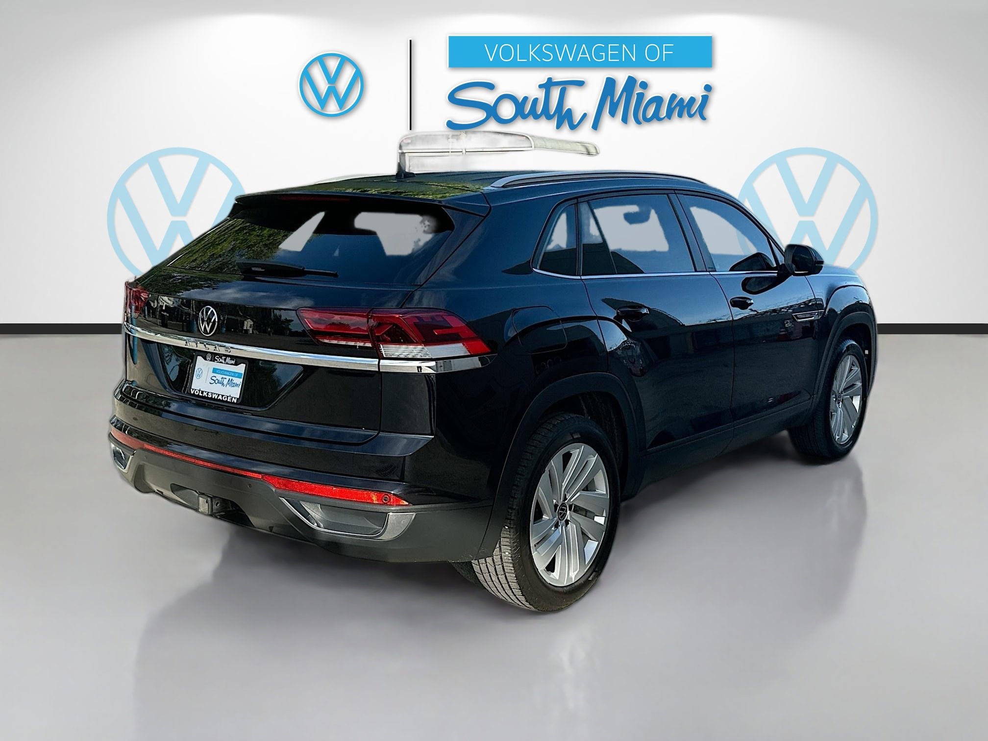 Used 2021 Volkswagen Atlas Cross Sport SE w/ V6 Towing Package image 7
