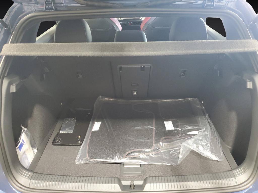 New 2025 Volkswagen GTI SE FWD image 15