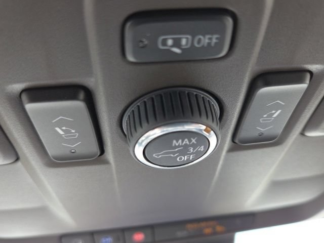 Used 2023 Chevrolet Tahoe LT w/ Luxury Package AWD/4WD image 40