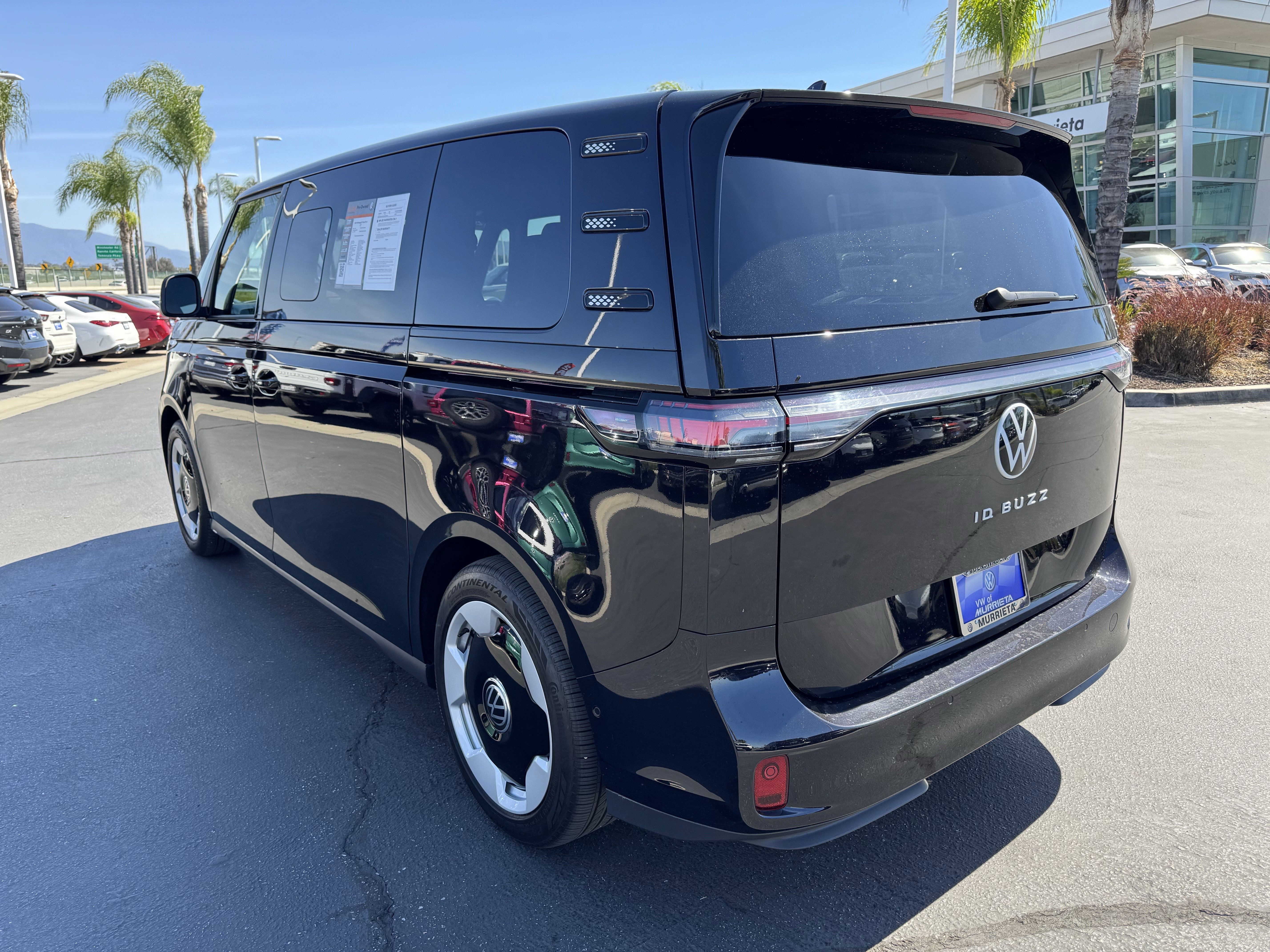 Used 2025 Volkswagen ID. Buzz Pro S image 8