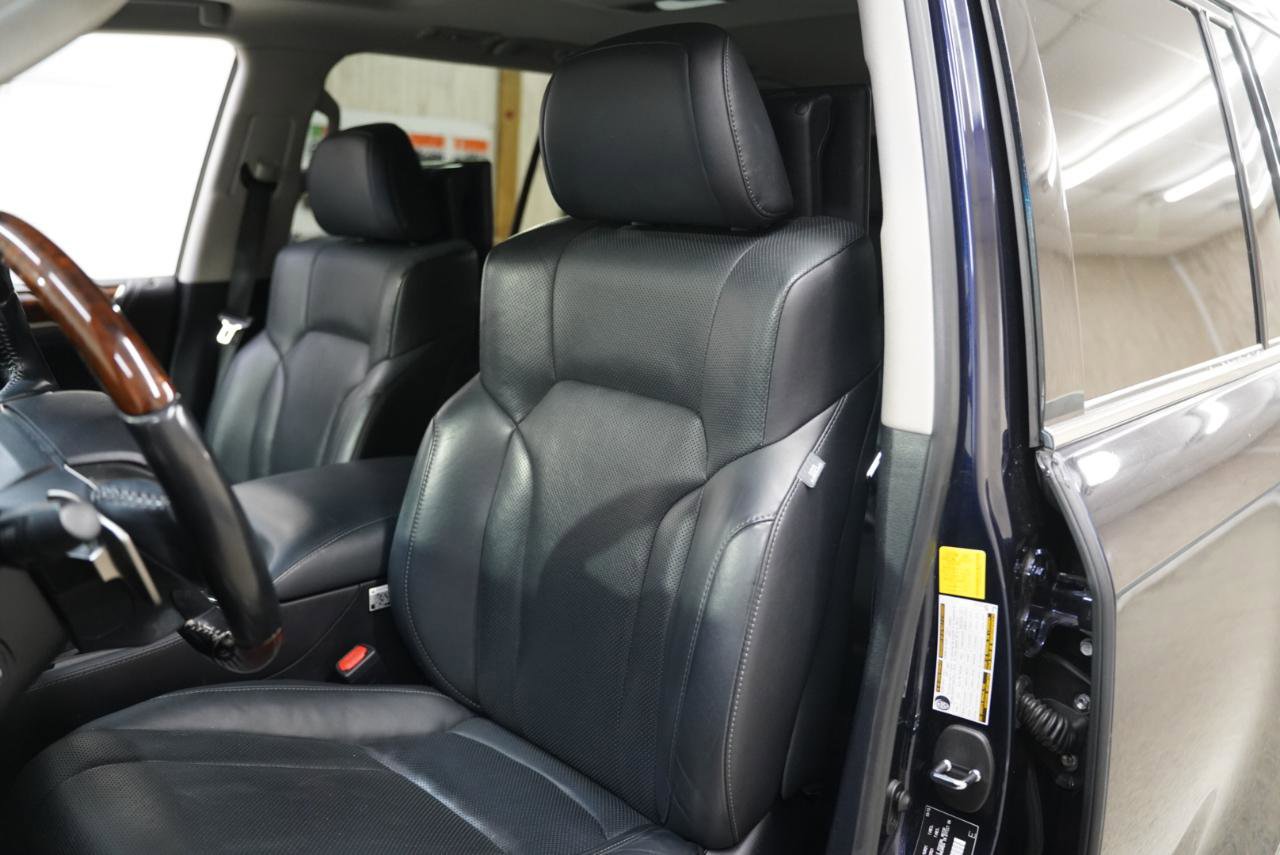 Used 2016 Lexus LX 570 4WD w/ Luxury Package image 25