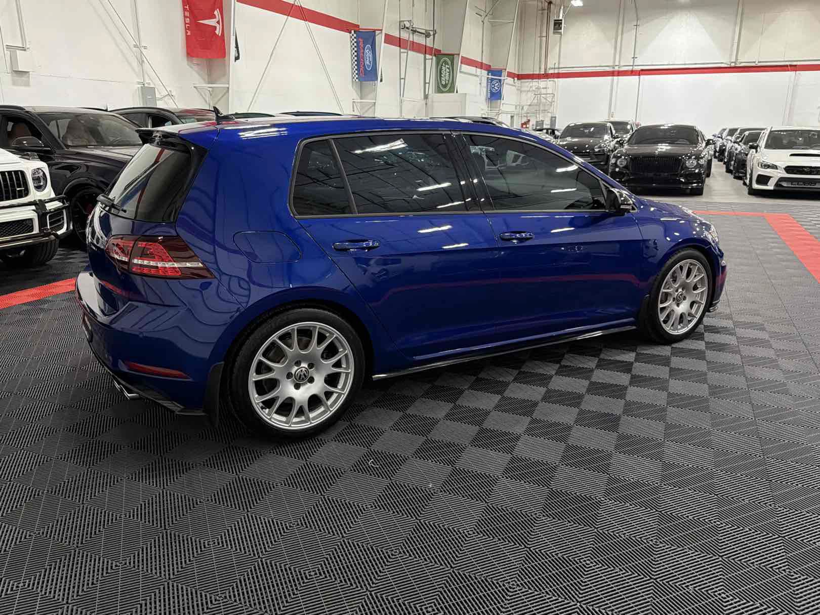 Used 2019 Volkswagen Golf 4-Door AWD/4WD image 3