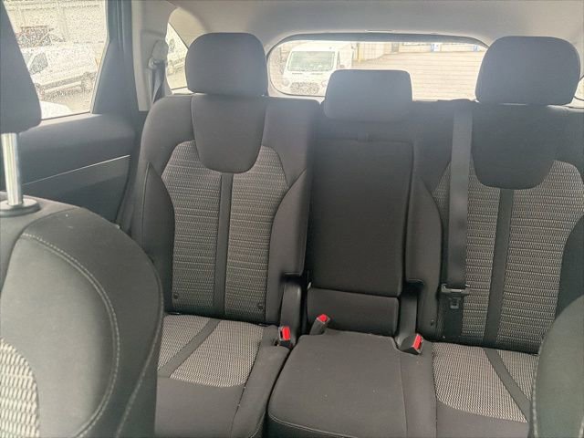 Used 2023 Kia Sorento LX FWD image 7