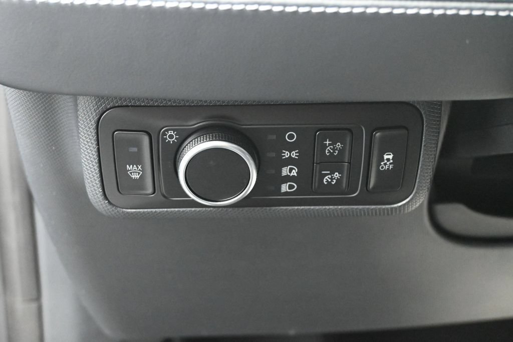 Used 2025 Ford Mustang Mach-E Premium AWD/4WD image 16