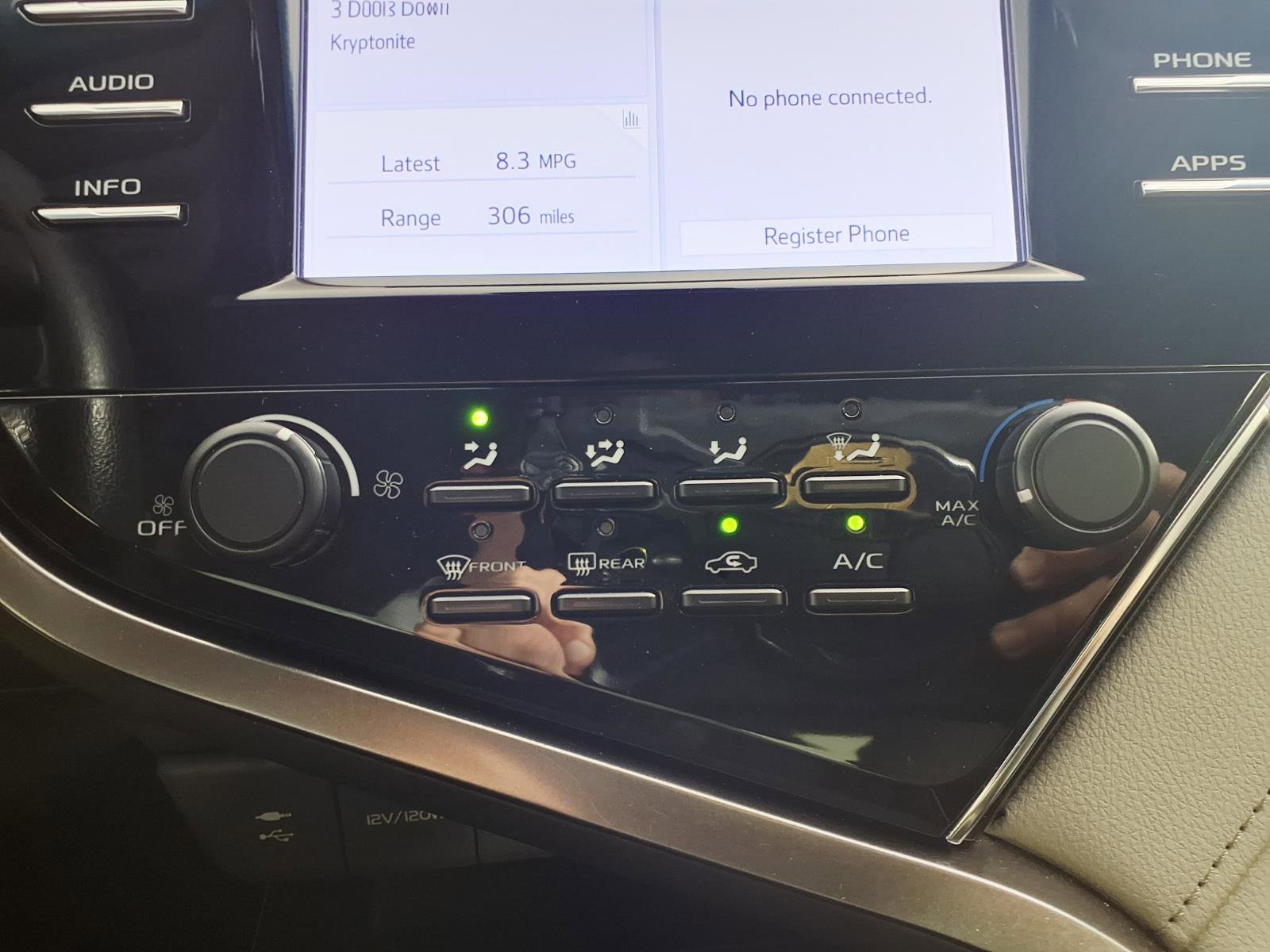 Used 2018 Toyota Camry LE FWD image 20