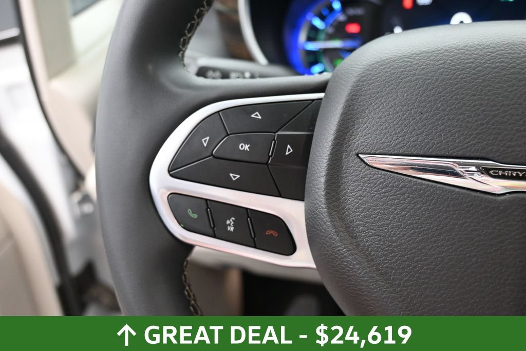 Used 2023 Chrysler Pacifica Limited FWD image 27