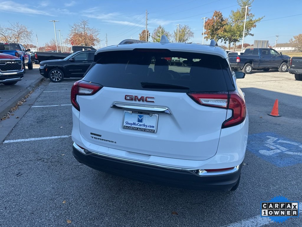 Used 2024 GMC Terrain SLT image 27