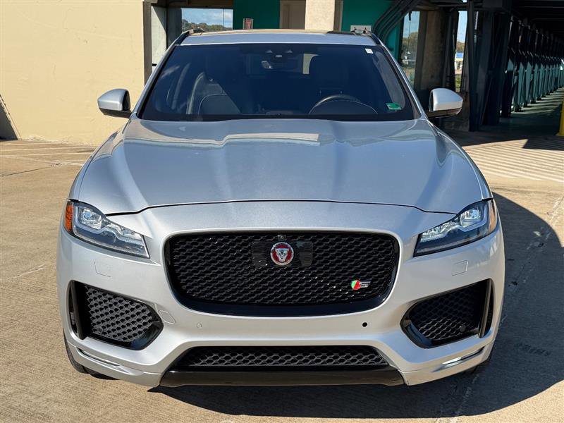 Used 2019 Jaguar F-PACE S image 9