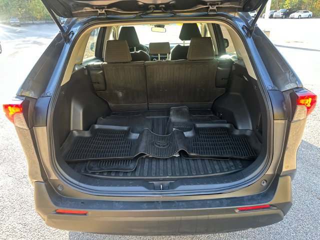 Used 2019 Toyota RAV4 LE w/ All Weather Liner Package AWD/4WD image 13
