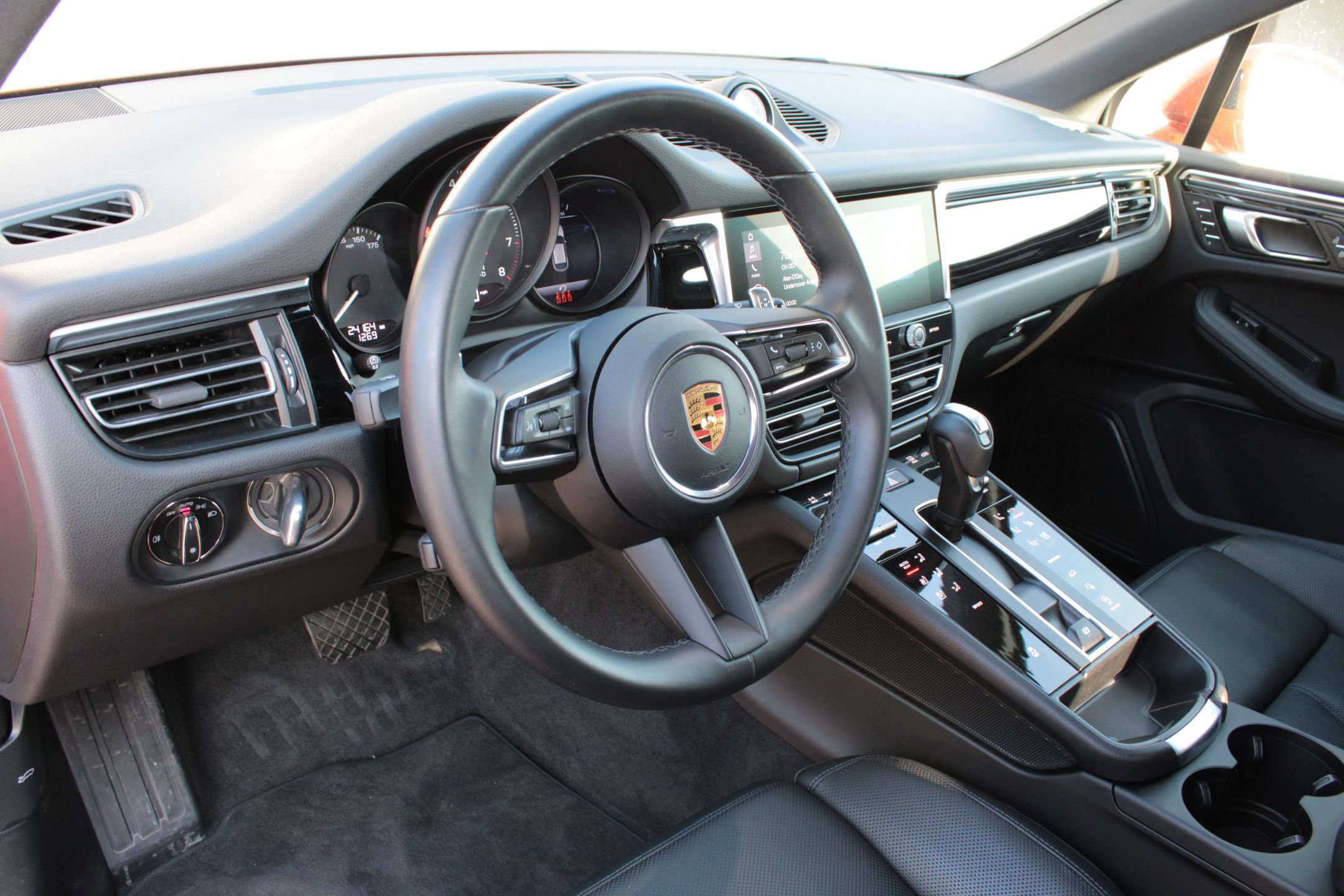 Used 2023 Porsche Macan image 4