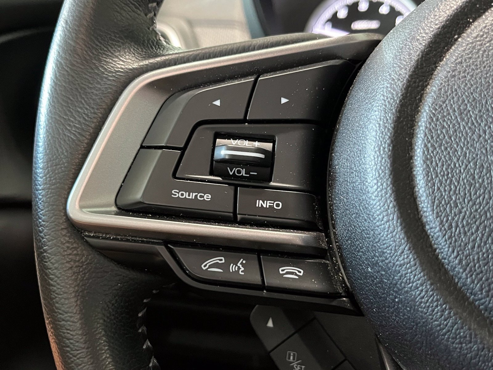 Used 2023 Subaru Forester Premium AWD/4WD image 32
