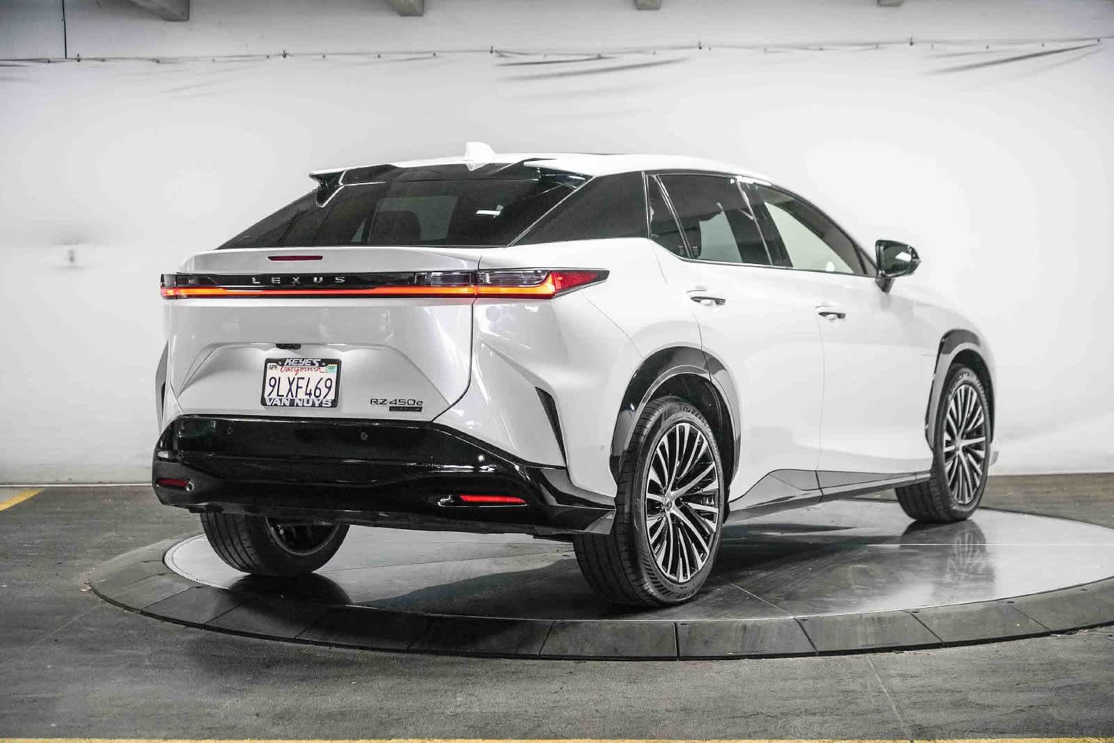 Used 2023 Lexus RZ 450e Premium w/ Technology Package AWD/4WD image 6