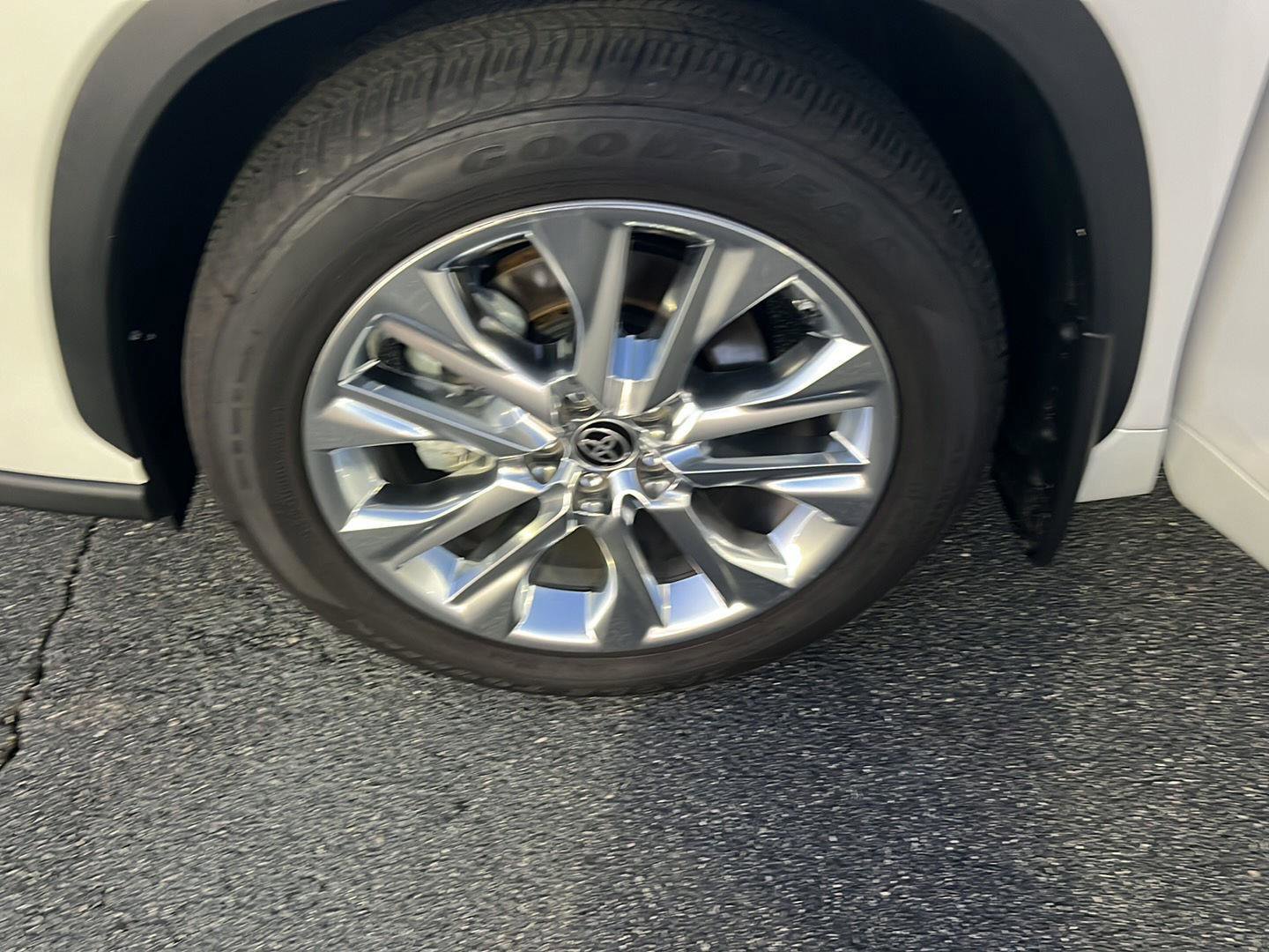 Used 2024 Toyota Highlander Limited image 41