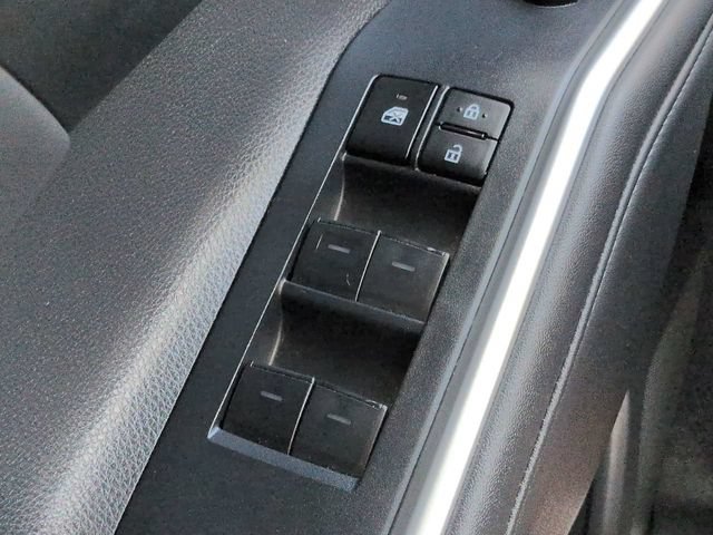 Certified 2024 Toyota Highlander XLE FWD image 24