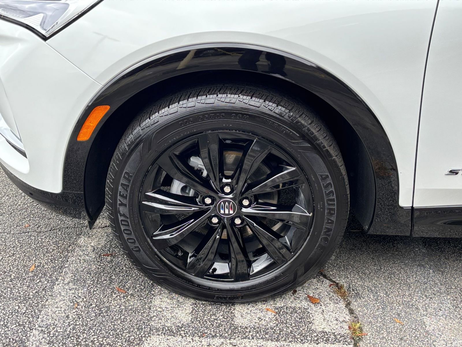 Used 2025 Buick Envista Sport Touring image 30