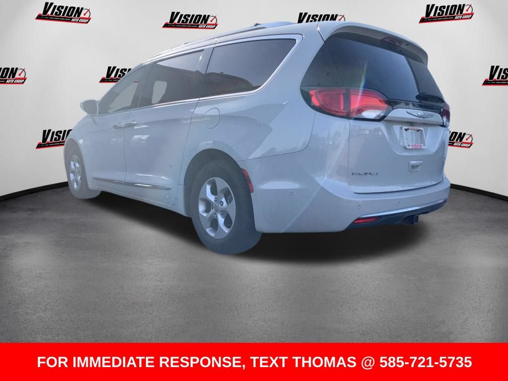 Used 2017 Chrysler Pacifica Touring-L Plus FWD image 3