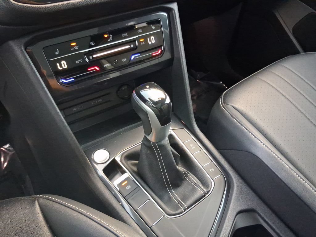 Certified 2023 Volkswagen Tiguan SE R-Line FWD image 23