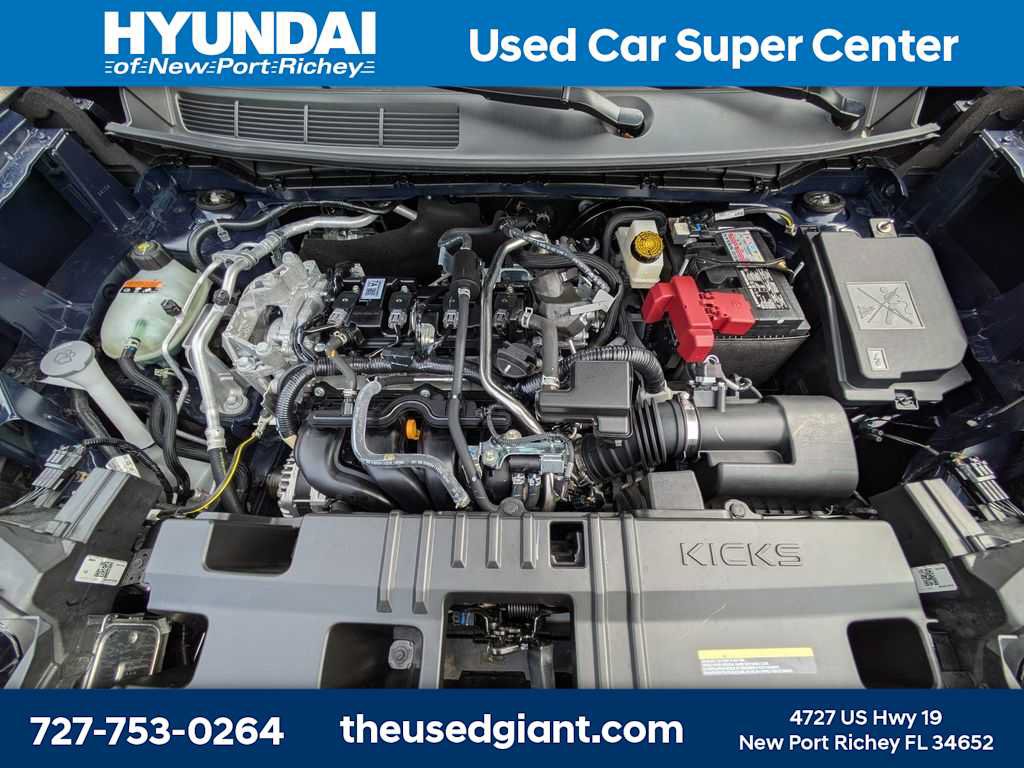 Used 2025 Nissan Kicks SR FWD image 14