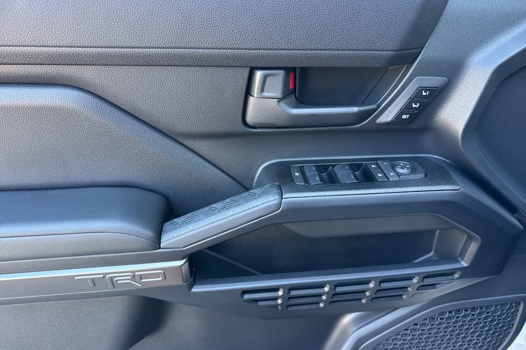 New 2026 Toyota 4Runner TRD Off-Road Premium AWD/4WD image 8