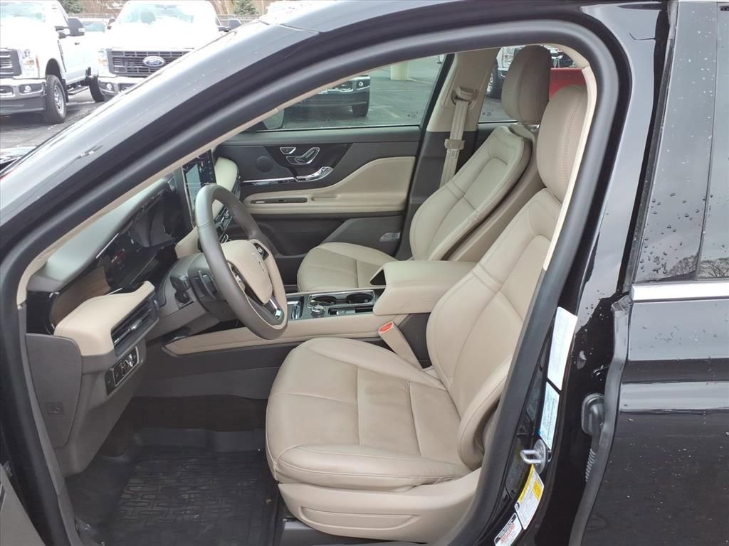 Used 2023 Lincoln Corsair Reserve image 23