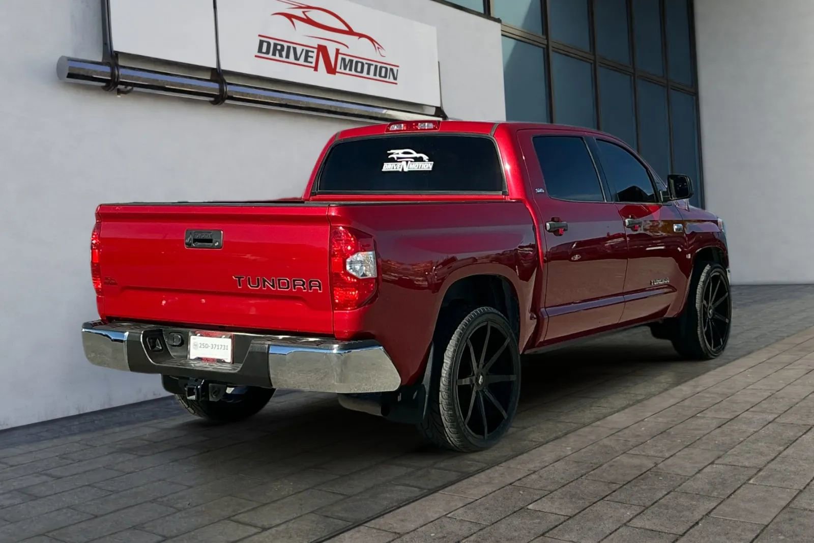 Used 2017 Toyota Tundra SR5 image 3