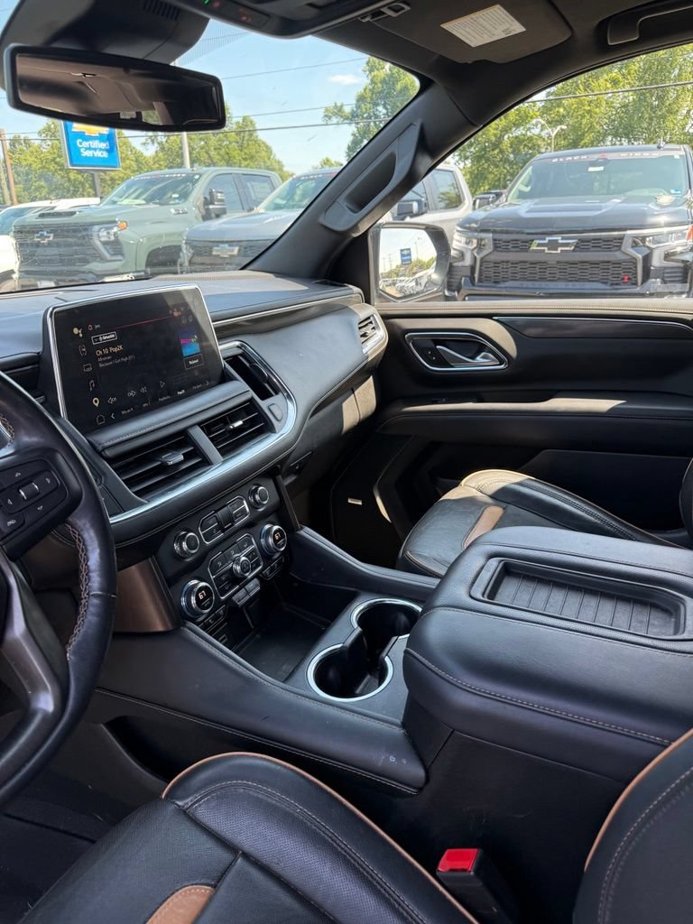 Used 2023 GMC Yukon XL AT4 w/ Technology Package AWD/4WD image 14