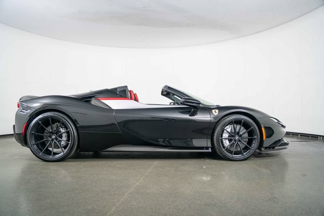 Used 2022 Ferrari SF90 Spider AWD/4WD image 9