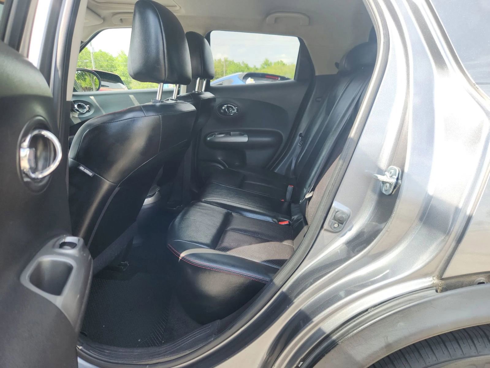 Used 2014 Nissan Juke SL w/ Sport Package FWD image 10